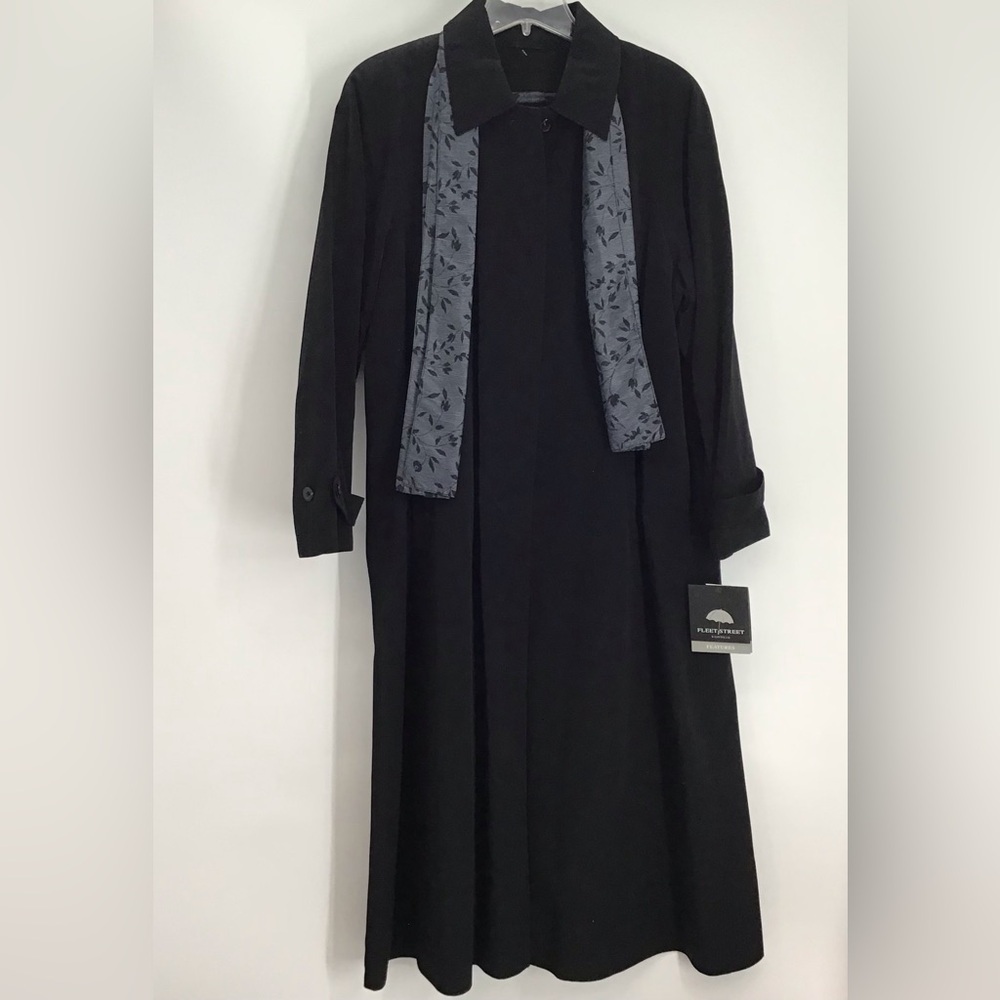 FleetStreet NWT Women’s Rain Wear All weather Trench Coat Lined w/Scarf size 10